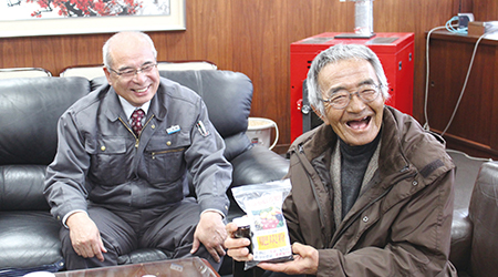 Mr.Akinori Kimura, who is famous for  Miracle apple, has also acclaimed! It can be the best partner for nature farming.